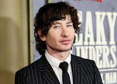 Photo of Barry Keoghan admite que el acoso por su apariencia lo ha alejado de la vida pública