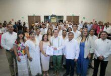 Photo of Entregan 64 plazas a personal de apoyo educativo en Yucatán