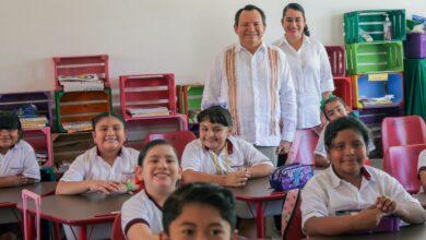 Photo of Gobierno estatal entrega aulas y mejora vialidades en Umán con nuevas obras