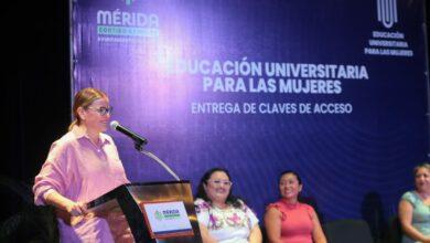 Photo of 100 mujeres inician universidad gratuita en Mérida para impulsar su futuro
