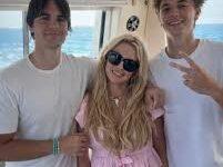 Photo of Hijos de Britney Spears adoptan su apellido tras reconciliarse con la cantante