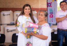 Photo of DIF Yucatán lleva tinacos, despensas y apoyos a familias de Tzucacab