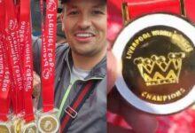 Photo of Aficionado del Liverpool engaña a seguidores del Arsenal con falsas medallas de campeón