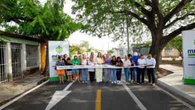 Photo of Entregan nuevas calles repavimentadas en Brisas del Norte para mejorar la movilidad