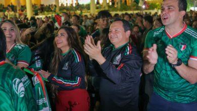 Photo of Más de once mil aficionados celebran el triunfo de México en las Zonas Fan de Yucatán