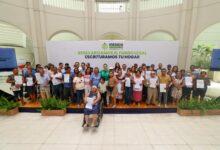 Photo of Después de años de espera, 47 familias ya son legalmente dueñas de su hogar