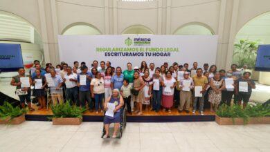 Photo of Después de años de espera, 47 familias ya son legalmente dueñas de su hogar