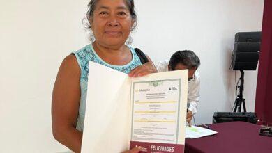 Photo of Más de 800 yucatecos obtienen su certificado de primaria con apoyo del Ieaey