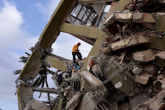 Photo of Venezuela suma 1,719 muertos tras terremotos; continúan rescates entre los escombros
