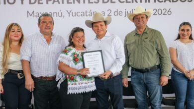 Photo of Joaquín Díaz entrega apoyos al campo y anuncia nuevo Centro de Acopio de Miel en Maxcanú