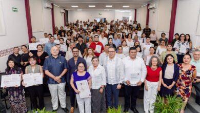 Photo of Reconocen a 35 estudiantes por proyectos científicos en Yucatán