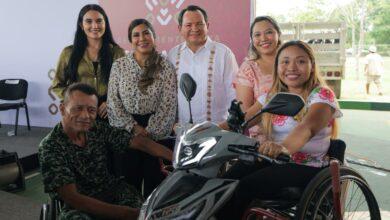 Photo of Entregan motos adaptadas y apoyos funcionales a personas con discapacidad en Yucatán