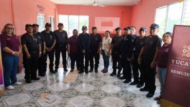 Photo of Capacitan a policías de Chikindzonot en atención a la violencia de género