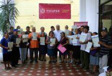 Photo of Entregan 17 actas de nacimiento a personas sin registro en Yucatán