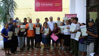 Photo of Entregan 17 actas de nacimiento a personas sin registro en Yucatán