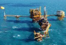 Photo of Petróleo supera los 100 dólares tras ataques hutíes a buques saudíes
