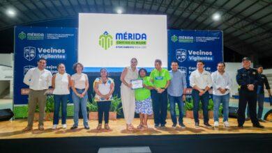 Photo of Cecilia Patrón fortalece la organización vecinal para prevenir el delito en Mérida