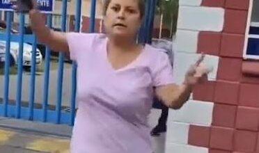 Photo of Mujer agrede a repartidora por falta de cambio para una pizza y se vuelve viral como “Lady Súbeme”