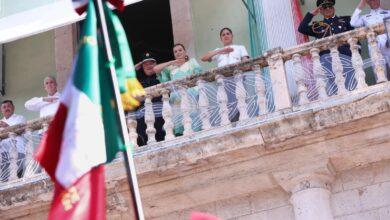Photo of Cecilia Patrón reconoce labor de policías durante festejos patrios en Mérida