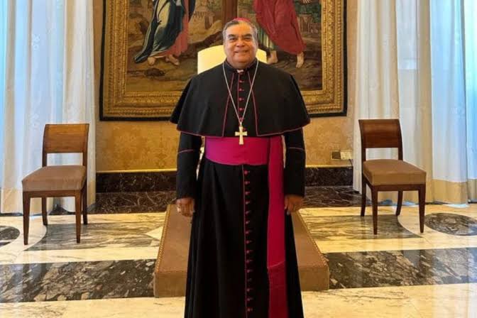 Photo of Obispo de Culiacán exige al Cártel de Sinaloa frenar la violencia