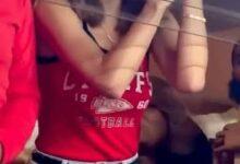 Photo of Taylor Swift presume su anillo y celebra el primer touchdown de Travis Kelce