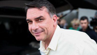 Photo of Flávio Bolsonaro llega a EE.UU. tras perder elecciones en Brasil