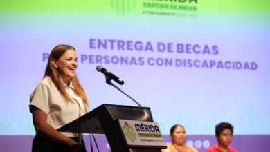 Photo of Mérida entrega 600 becas para personas con discapacidad y anuncia otro Centro de Autismo