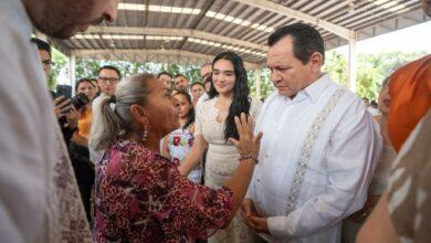 Photo of Gobierno de Yucatán reporta atención a mujer que permanece frente a Palacio