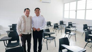 Photo of Exalumno que pidió una escuela digna al Gobernador regresa para conocer las nuevas aulas en Tixcacalcupul