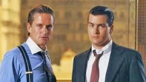 Photo of Michael Douglas revela conflicto entre Charlie Sheen y Sean Young durante “Wall Street”