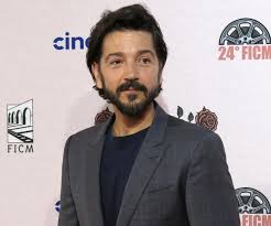 Photo of Diego Luna gana premio a Mejor Guion en el Festival de Cine de Roma por Ceniza en la boca